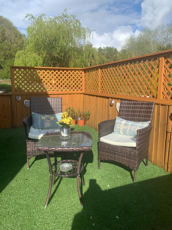 Swansea Log Cabin Pontardawe ภายนอก รูปภาพ