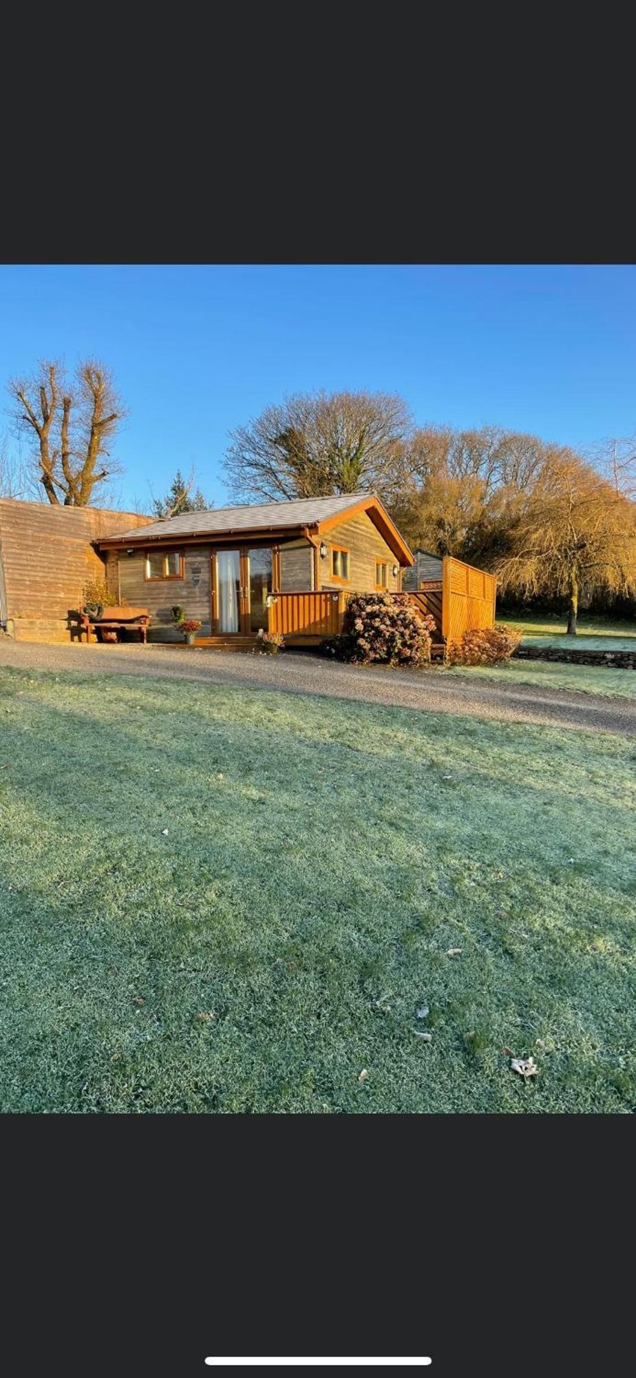 Swansea Log Cabin Pontardawe ภายนอก รูปภาพ