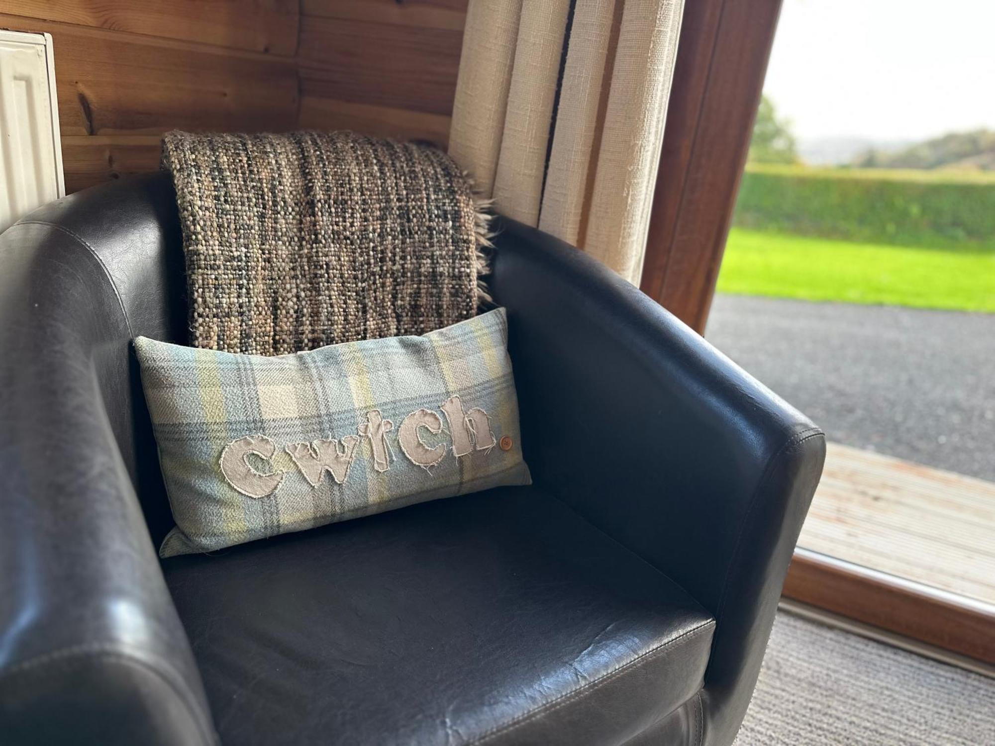 Swansea Log Cabin Pontardawe ภายนอก รูปภาพ