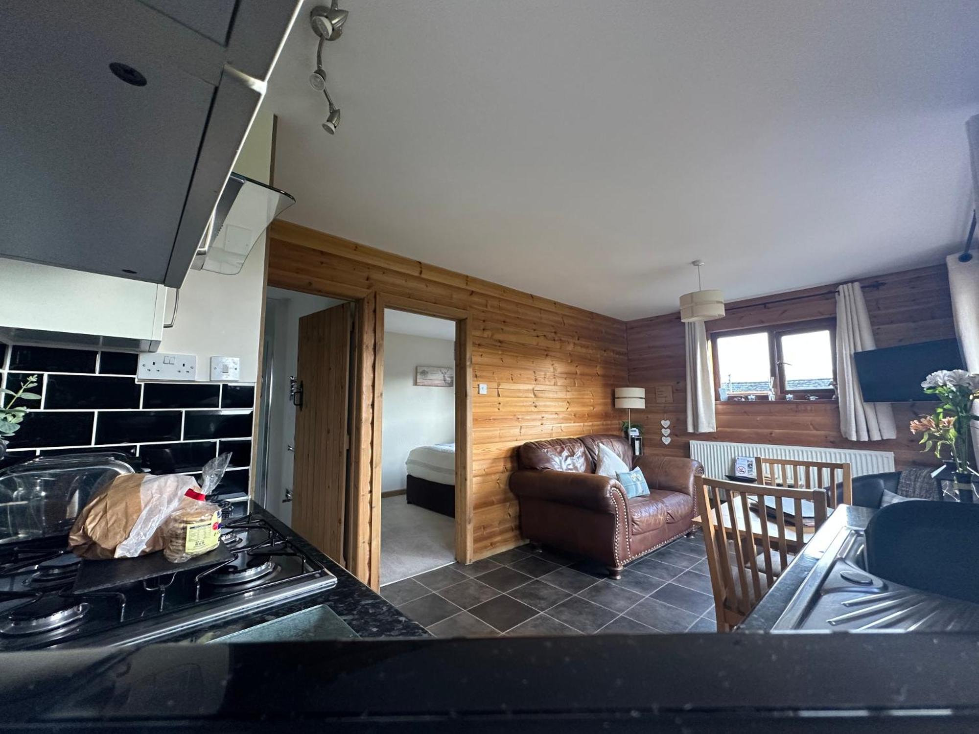 Swansea Log Cabin Pontardawe ภายนอก รูปภาพ