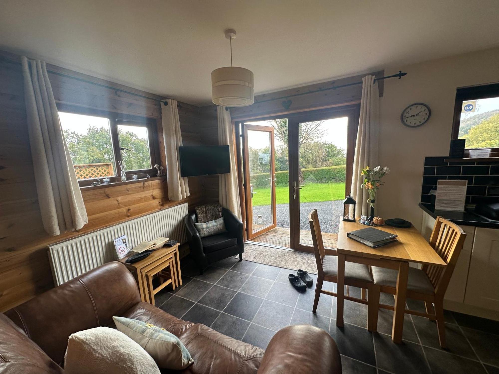Swansea Log Cabin Pontardawe ภายนอก รูปภาพ